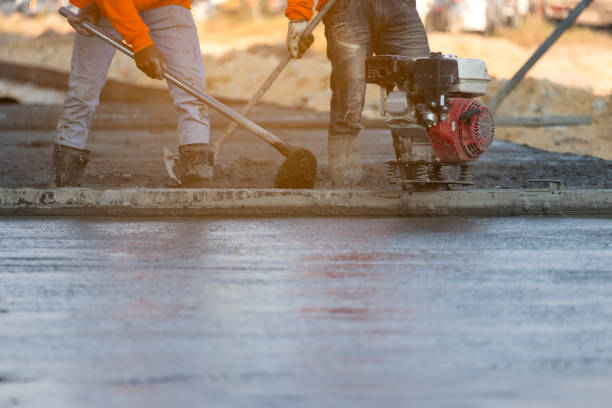 Best Custom Concrete Contractor  in Desert Aire, WA